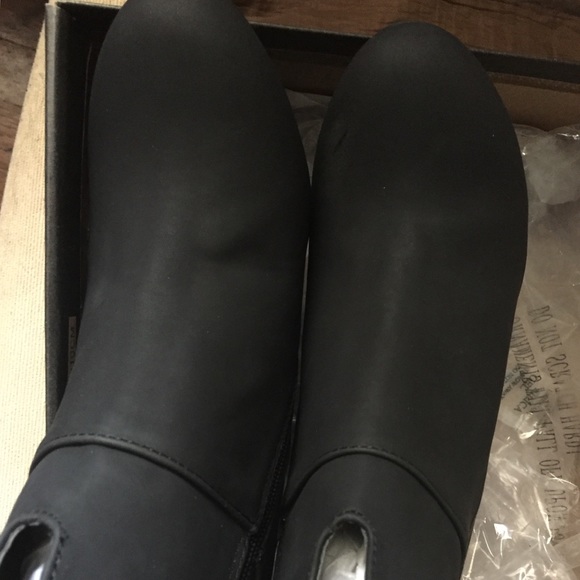 Women’s Black Suede Ankle Wedge Boots New in Box - Picture 11 of 16